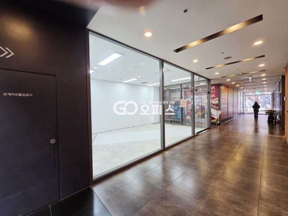서울 구로구 구로동 구로 중심상권 1층 상가, 에스컬레이터 옆 , 무권리 임대 월세 매물번호 10189 사진 3
